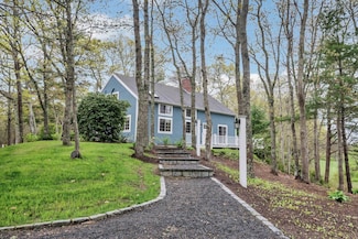 15 Greensward Rd, Mashpee, MA 02649