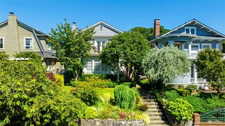 5264 16th Ave NE, Seattle, WA 98105
