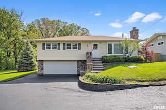 1109 33rd St, Bettendorf, IA 52722