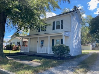 516 12th St, West Point, VA 23181