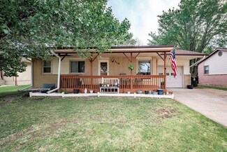 2118 Lewis St, Salina, KS 67401