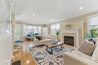 48 Bacon St, Watertown, MA 02472