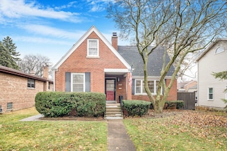 737 Brown Ave, Evanston, IL 60202