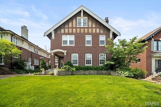 36 Aberdeen Place, Saint Louis, MO 63105