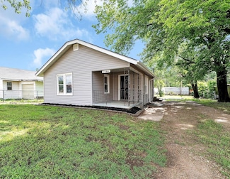 1408 N 8th St, Arkansas City, KS 67005