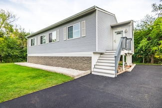 34785 N Gogol Ave, Ingleside, IL 60041