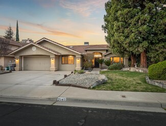 2043 Escalon Ave, Clovis, CA 93611