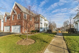 121 Allerton Dr, Schaumburg, IL 60194