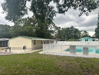 221 Sun Valley Dr, Tampa, FL 33613