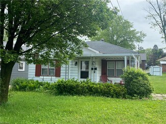 2438 Crew Ave, Zanesville, OH 43701