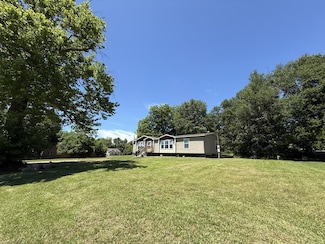 937 7th St, Cushing, TX 75760