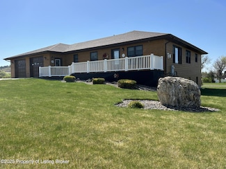 199 11th Ave N, Hettinger, ND 58639