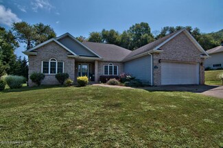 21 Makara Dr, Drums, PA 18222