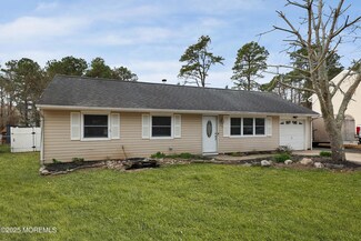 29 Georgetown Blvd, Barnegat, NJ 08005