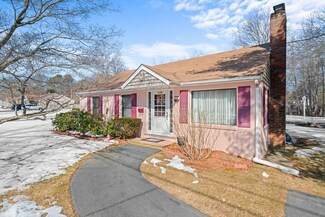 1109 Cohannet St, Taunton, MA 02780