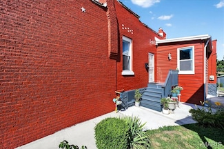 4442 Morganford Rd, Saint Louis, MO 63116