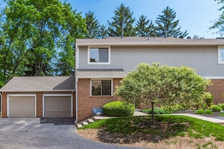 99 Corbins Mill Dr, Dublin, OH 43017