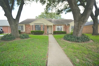 15138 Corona Del Mar Dr, Houston, TX 77083