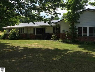 8206 Ruttan Rd NW, Alden, MI 49612