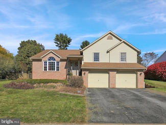 106 Westview Dr, Akron, PA 17501