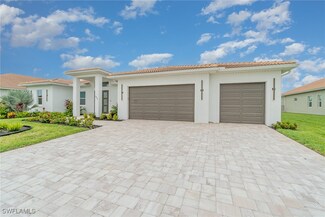 18716 Ensenada Dr, Naples, FL 34114