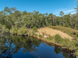 233 Seminole Ln, Sopchoppy, FL 32358