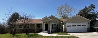 1702 Rampart St, Columbus, TX 78934