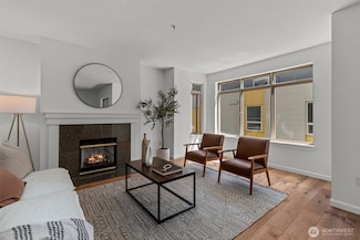 900 Aurora Ave N Unit 205, Seattle, WA 98109