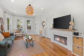29 Mansfield St Unit 1, Somerville, MA 02143