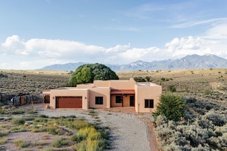 53 Arroyo Park Dr, El Prado, NM 87529