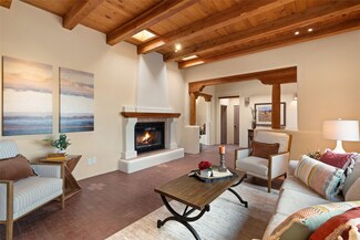 15 Camerada Rd, Santa Fe, NM 87508