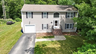 476 Upland St, New Bedford, MA 02745