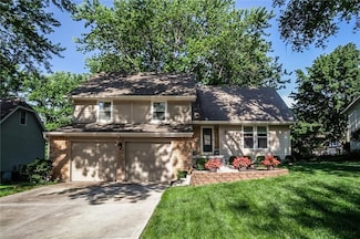 13944 S Tomahawk Dr, Olathe, KS 66062