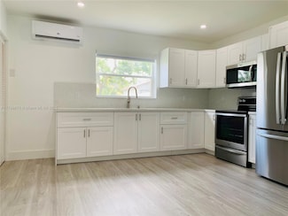 5441 NW 174th Dr, Miami Gardens, FL 33055