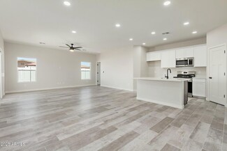 13717 S Huntington Rd, Arizona City, AZ 85123