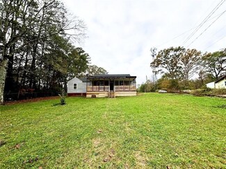 300 Longwood St, Chickamauga, GA 30707