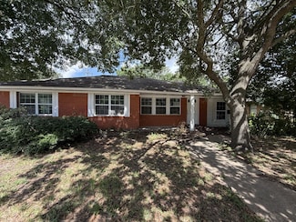 724 Oriole Ln, Pasadena, TX 77502