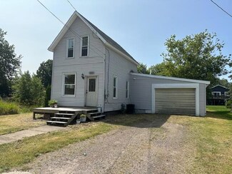 1606 Minneapolis St, Sault Sainte Marie, MI 49783