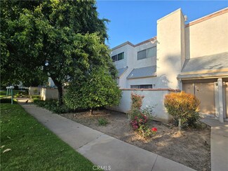 8841 Independence Ave Unit 37, Canoga Park, CA 91304