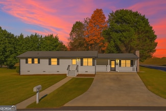 1028 Dixie Dr, Jonesboro, GA 30236