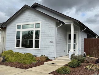 438 Cheney Loop, Central Point, OR 97502