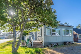 302 SE Neptune Ave, Lincoln City, OR 97367