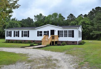 106 Country Farm Ln, Beulaville, NC 28518