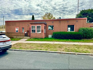 502 S 29th St, Manitowoc, WI 54220