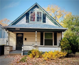 920 W 42nd St, Kansas City, MO 64111