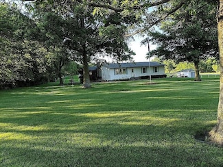 20212 S Carriage Ln, Peculiar, MO 64078