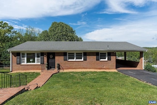 608 David St, Staunton, VA 24401