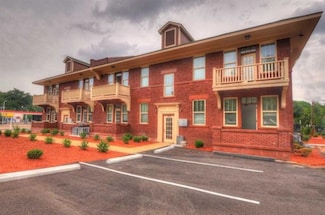 528 E Parkway N, Memphis, TN 38112