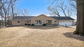 433 River Bluff Dr, Dixon, IL 61021