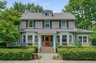 25 Locust Dr, Summit, NJ 07901